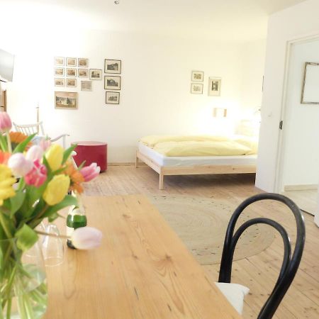 Gartenstudio-Apartment Tausendfreund - Adults Only - Am Chiemsee يبريتيبرون أم تشيمسي المظهر الخارجي الصورة